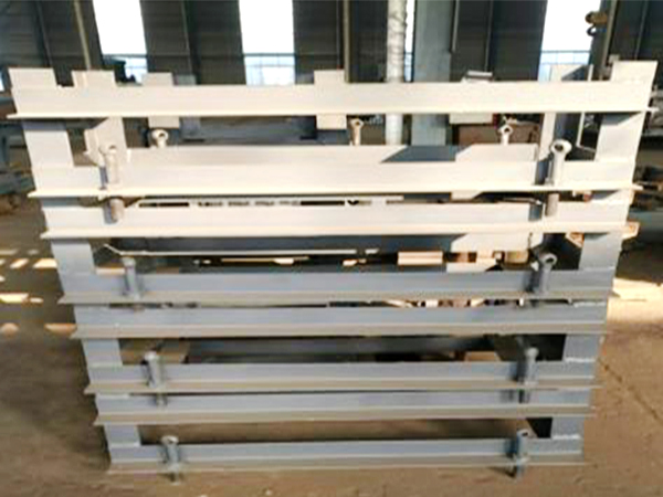 滑道調(diào)節(jié)支座